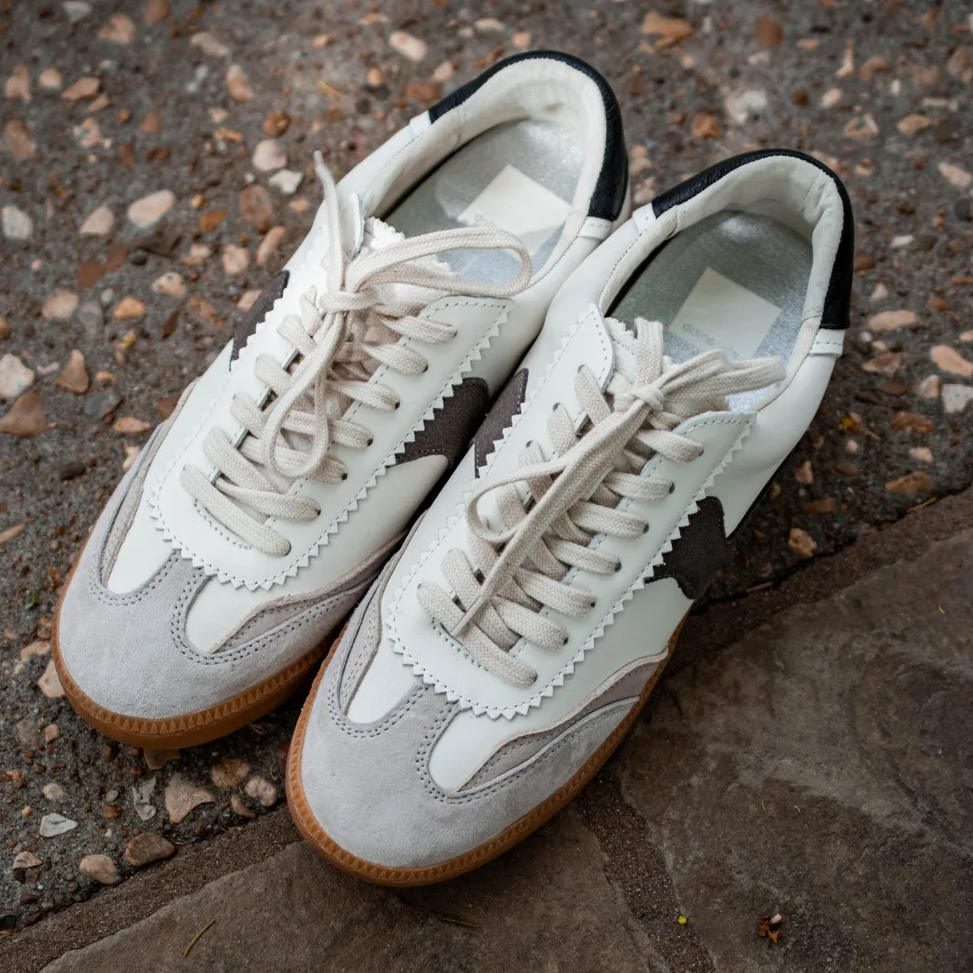 Dolce Vita: Notice in White/Grey