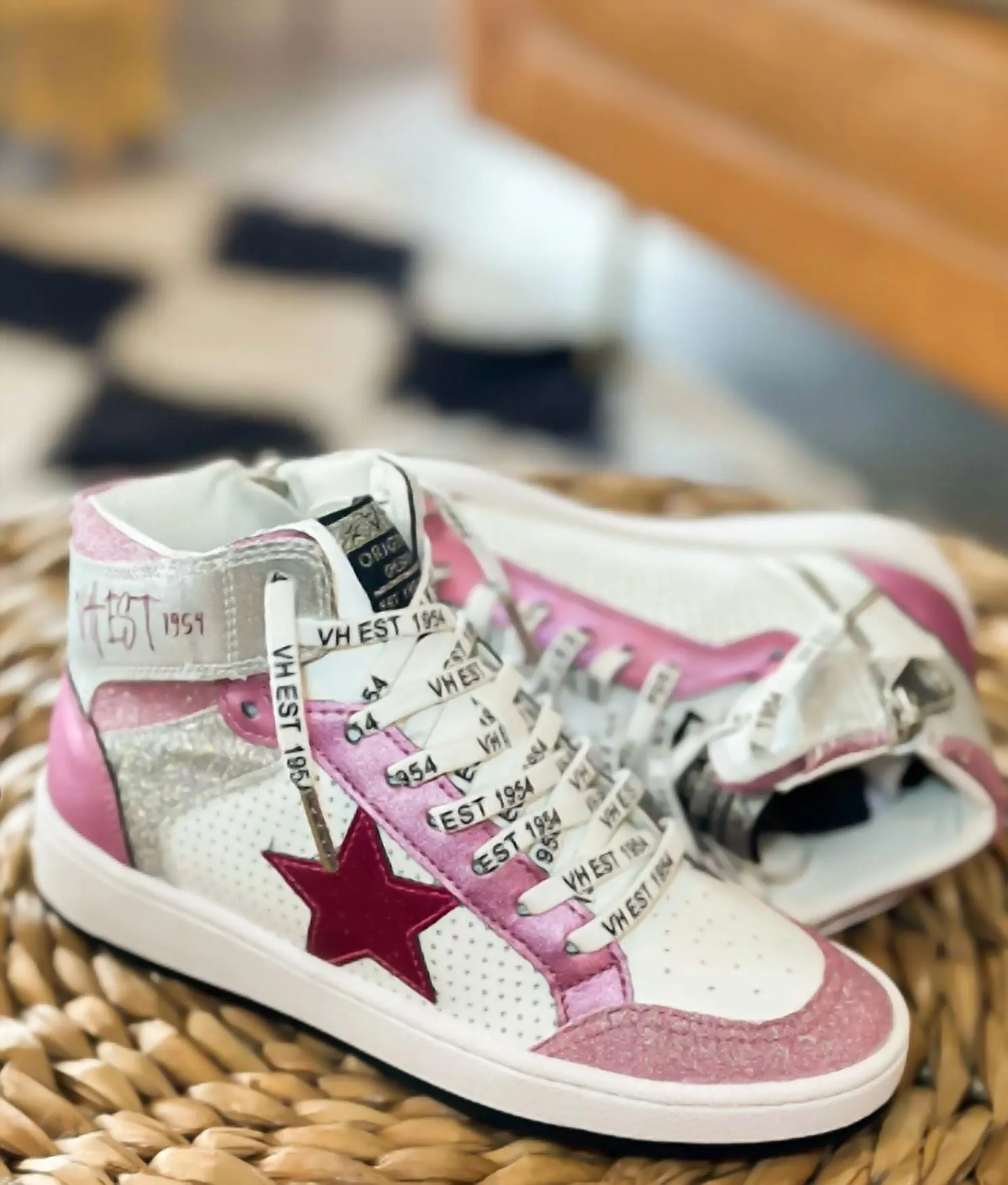 Dream Metallic Sneaker In Pink