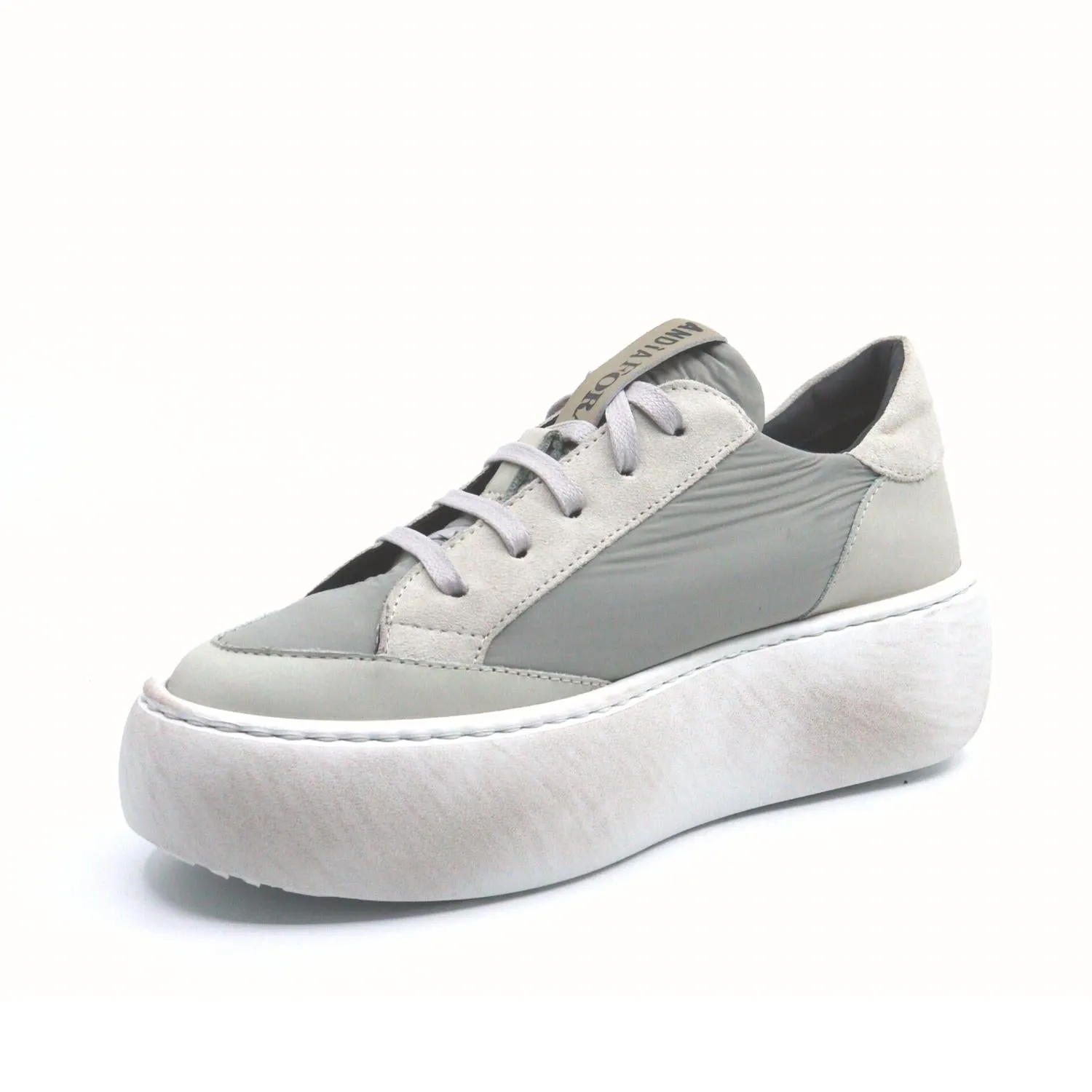 Izar Jazzy Sneaker In Grey