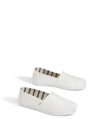 Women Classic Alpargatas Sneakers In White