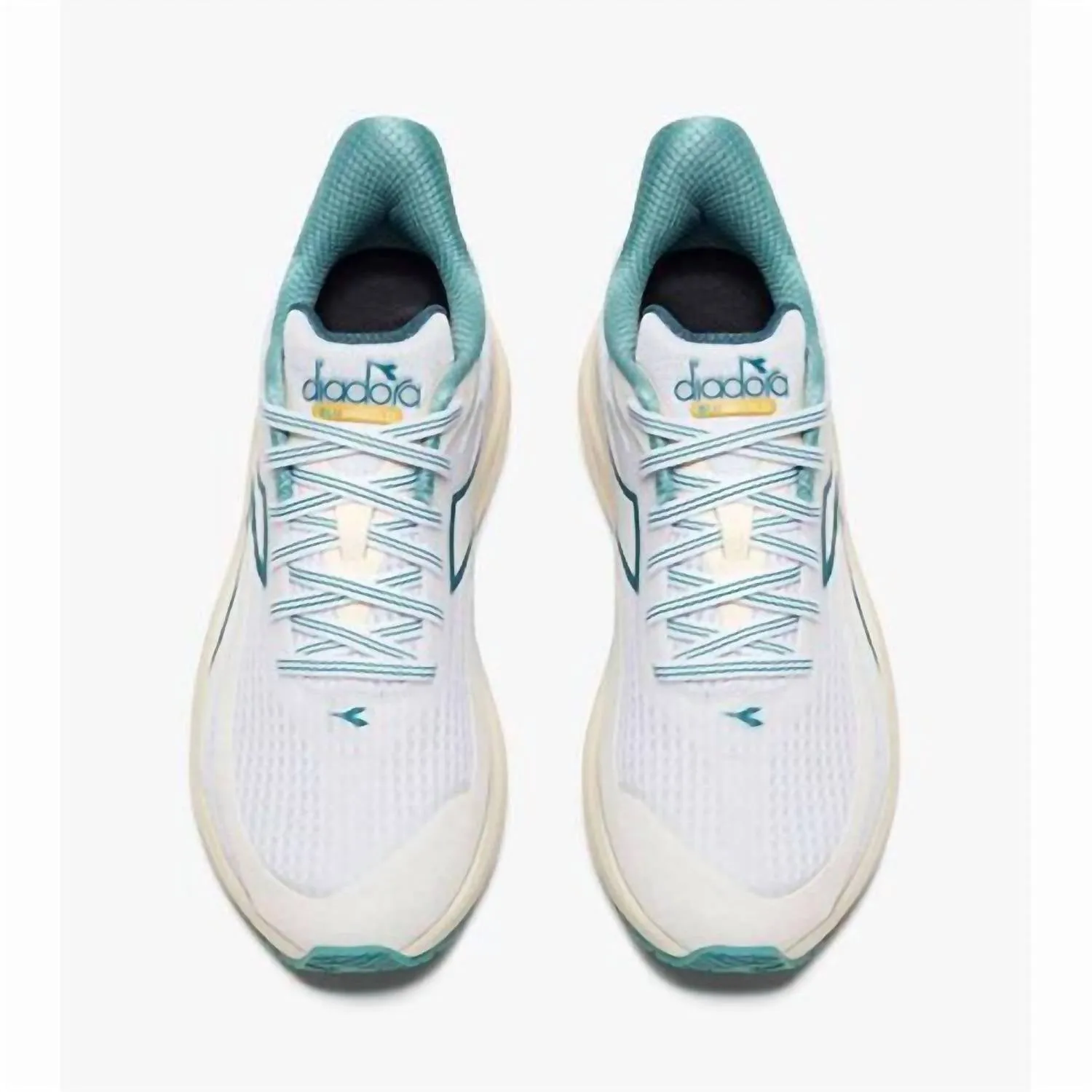 Women Mythos Blushield 9 Vortice Sneakers In White/whisper White