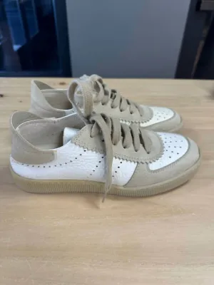 Women Poliana Sneaker In Angora Colorway