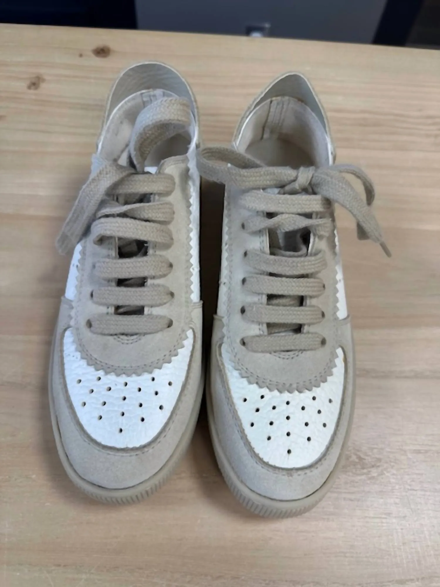 Women Poliana Sneaker In Angora Colorway