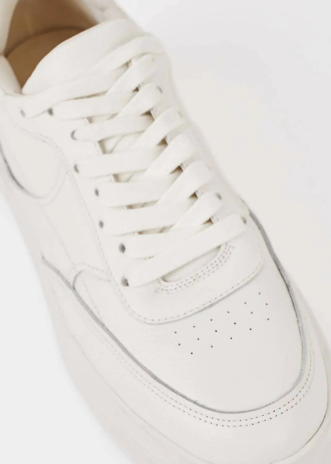 Women Selena Sneaker In White