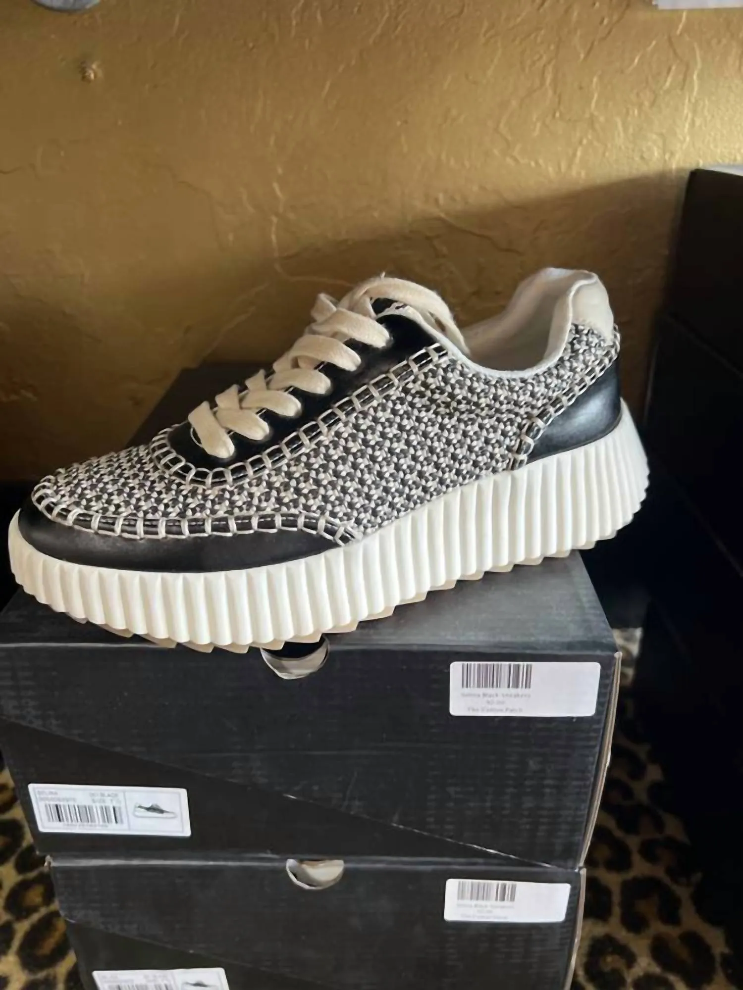 Women Selina Sneakers In Black