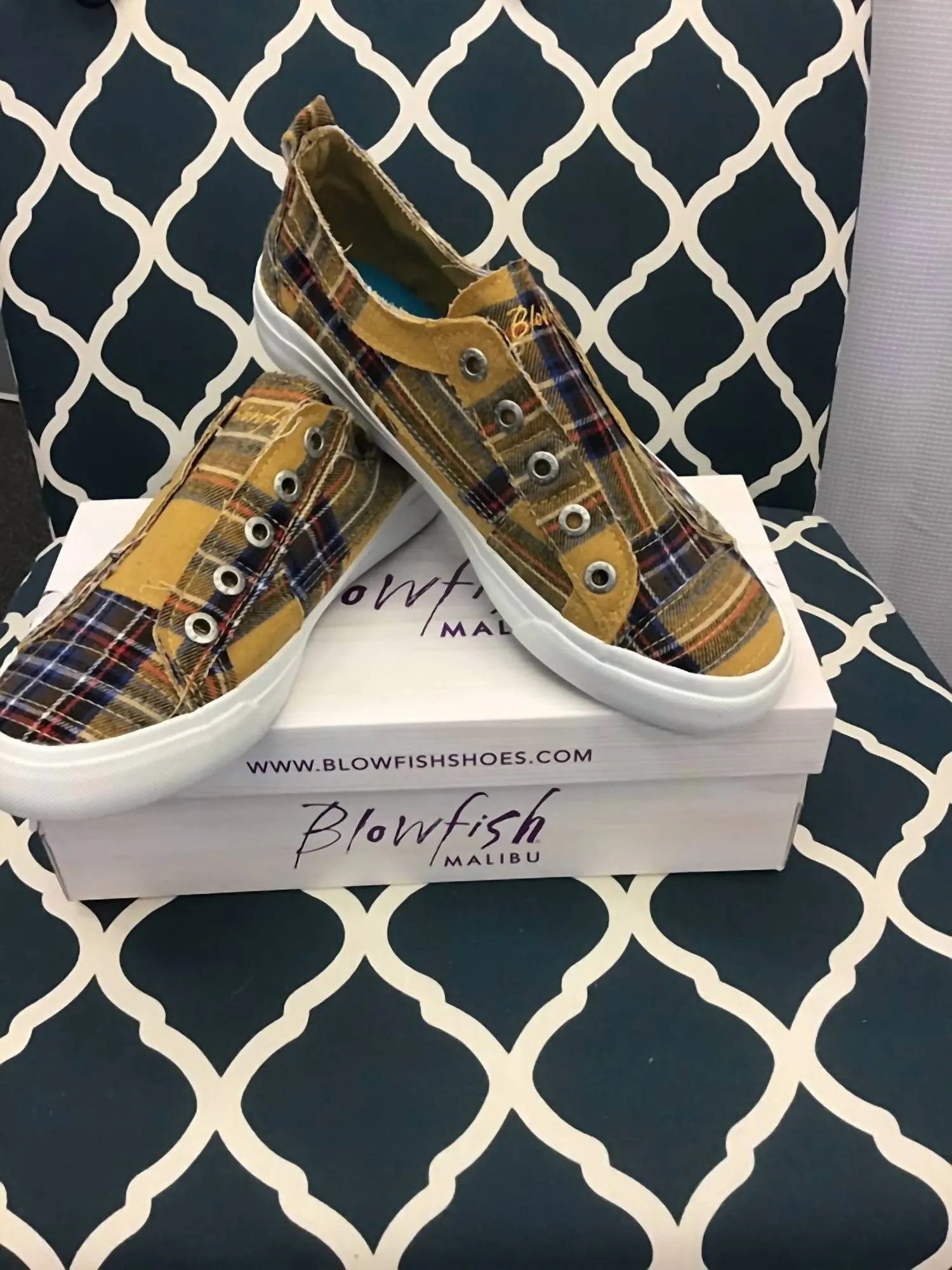 Women's Campus Canvas Sneaker In Mustard