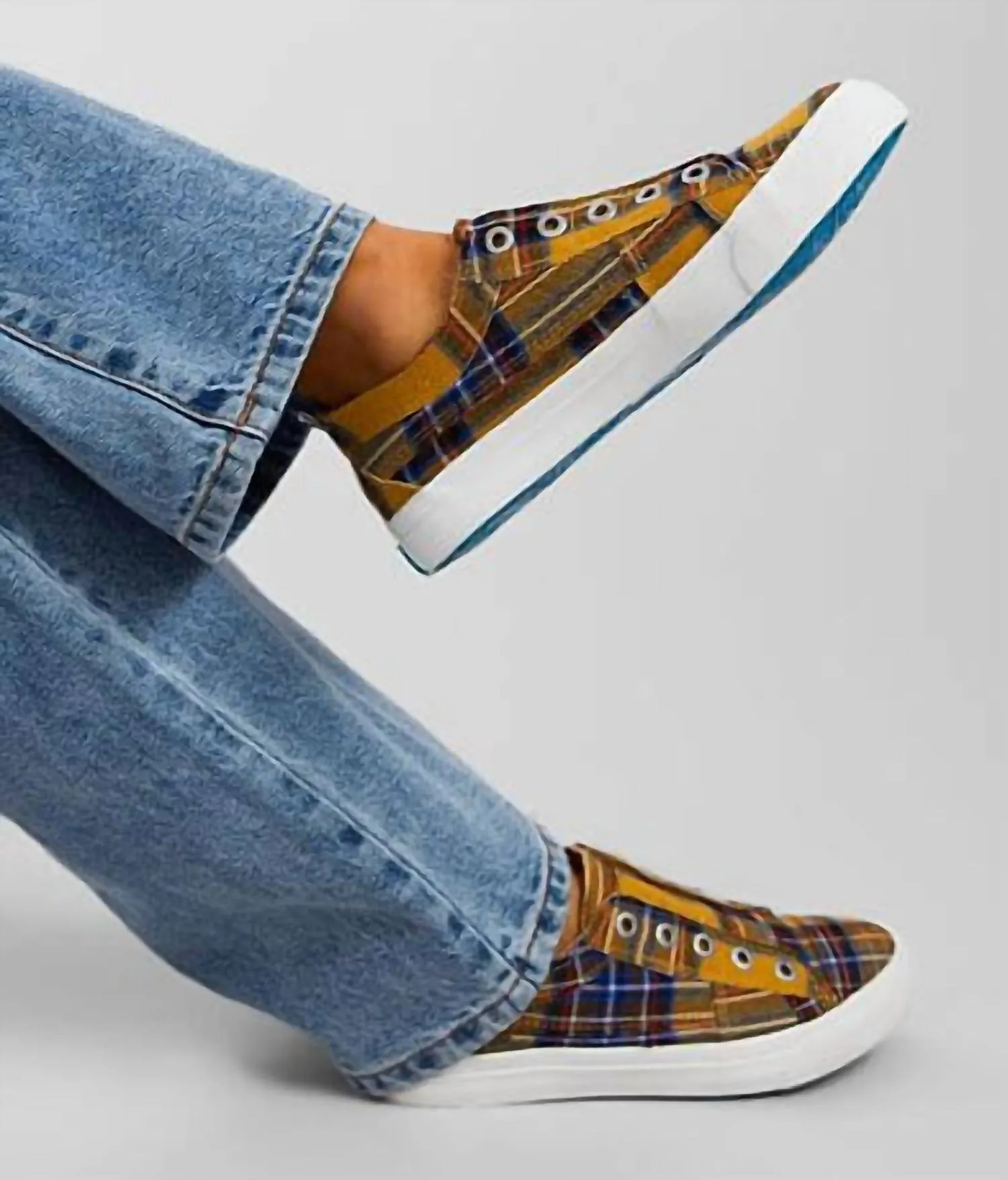 Women's Campus Canvas Sneaker In Mustard