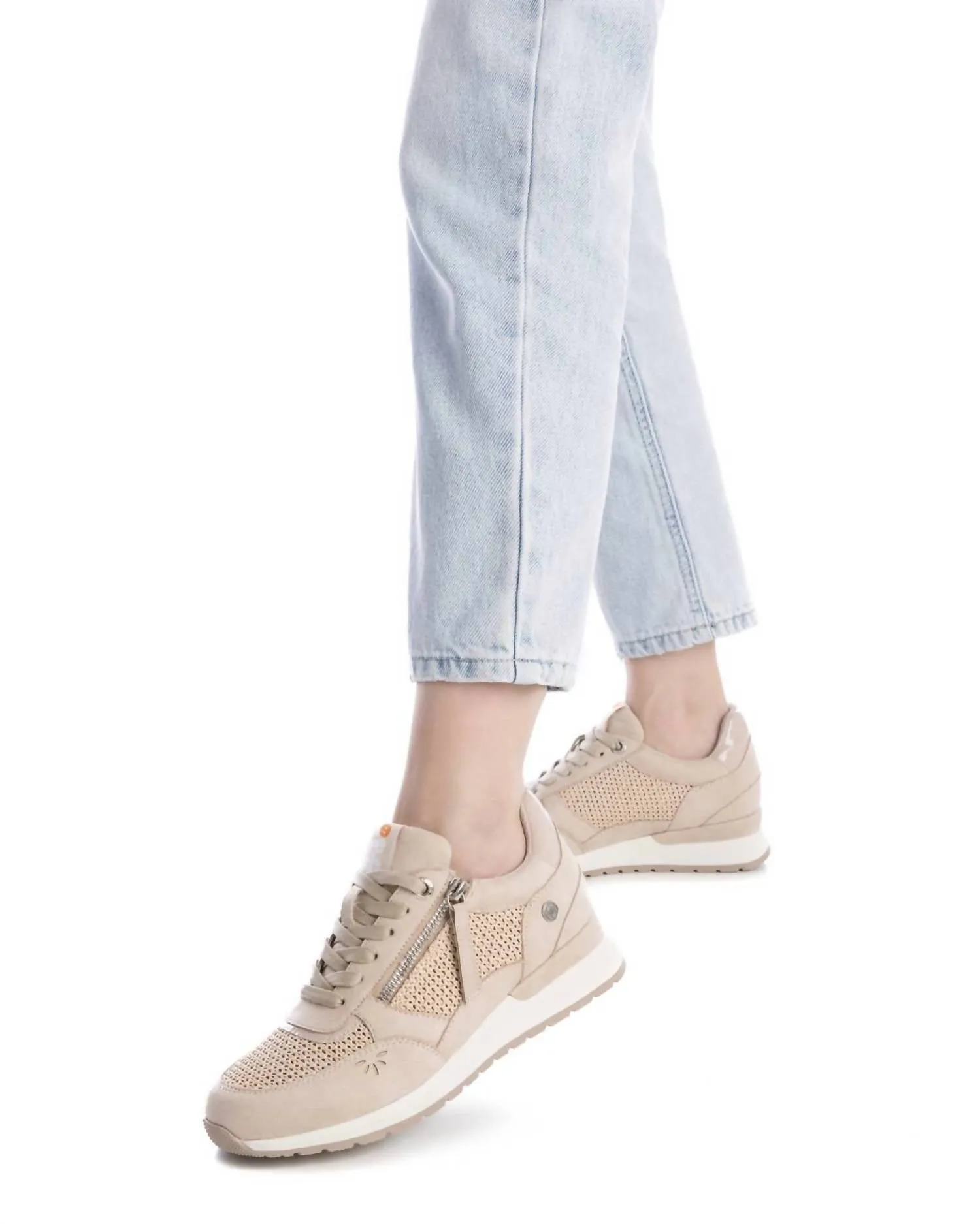 Women's Casual Sneakers In Beige