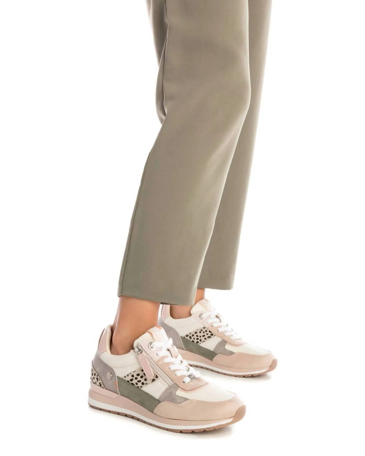 Women's Casual Sneakers In Beige