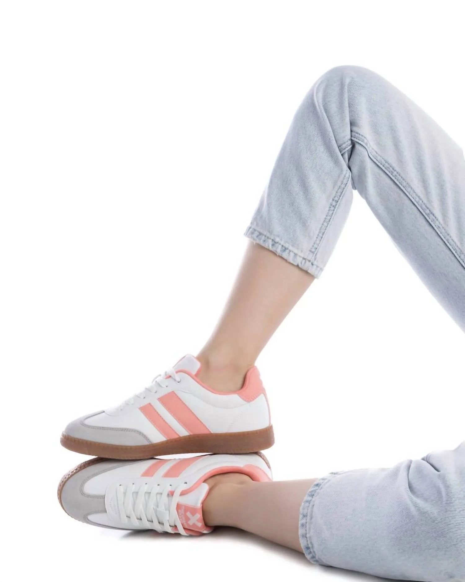 Women's Casual Sneakers In Coral