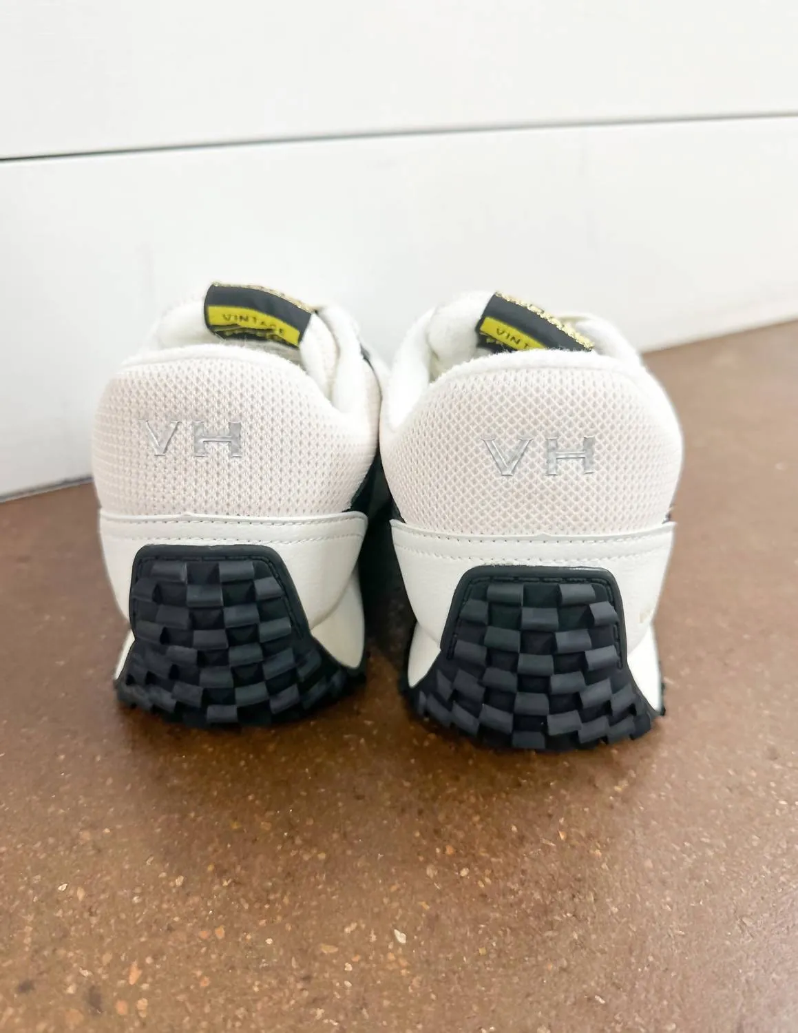 Women's Cosmic 13 Sneaker In Off White/silver/gold