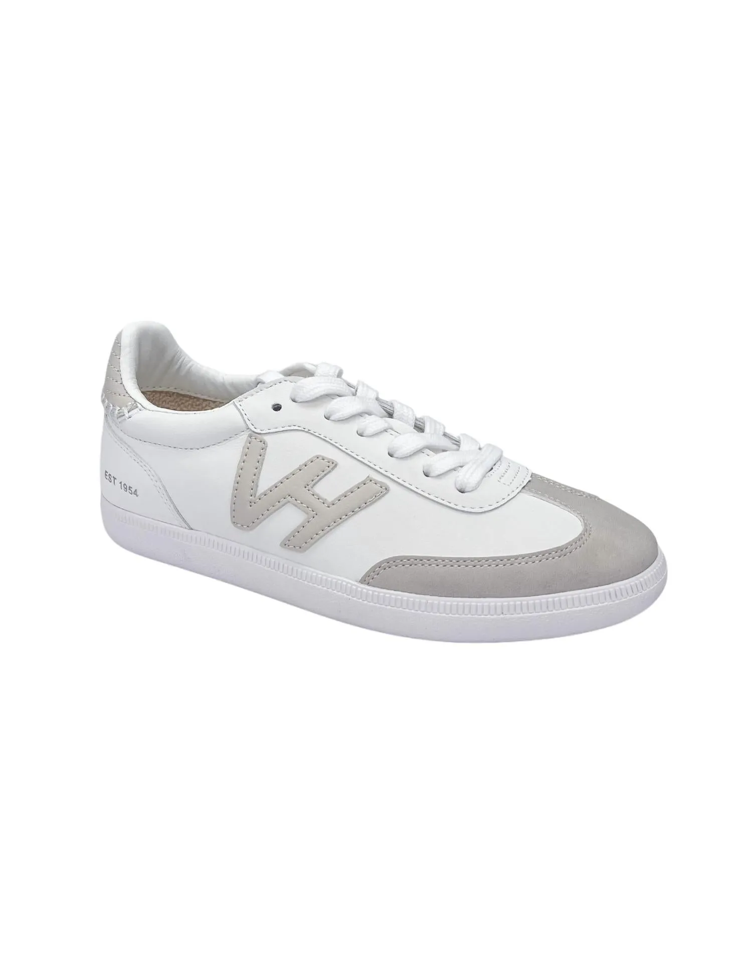 Women's Crisp 3 Sneaker In White/nude