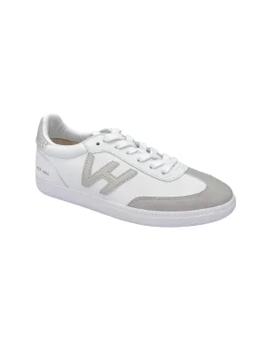 Women's Crisp 3 Sneaker In White/nude