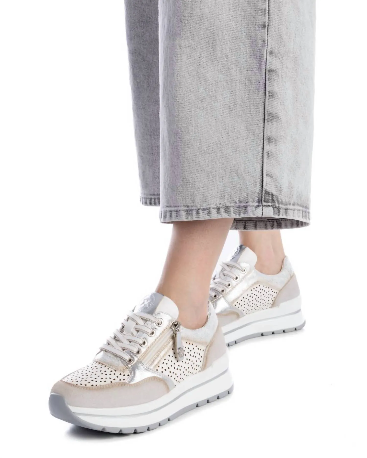 Women's Fashion Sneakers In White