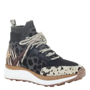 Women's Hybrid In Animal Print High Top Sneakers