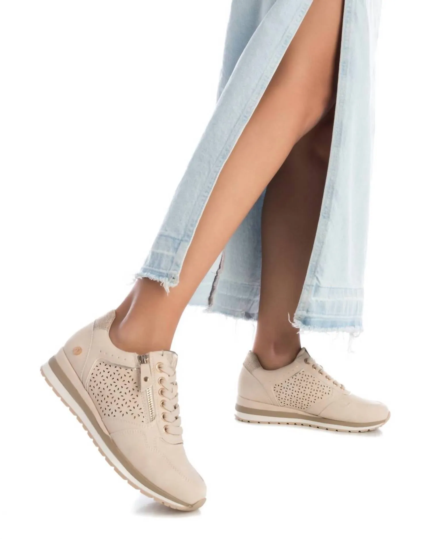 Women's Lace-Up Sneakers In Beige