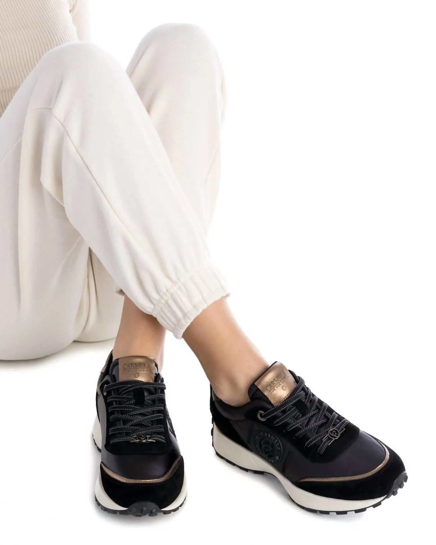 Women's Leather Casual Sneakers In Black