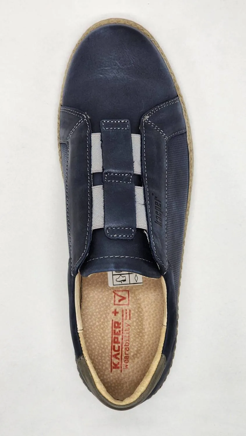 Women's Lifestyle Slip-On Leather Sneakers In Navy