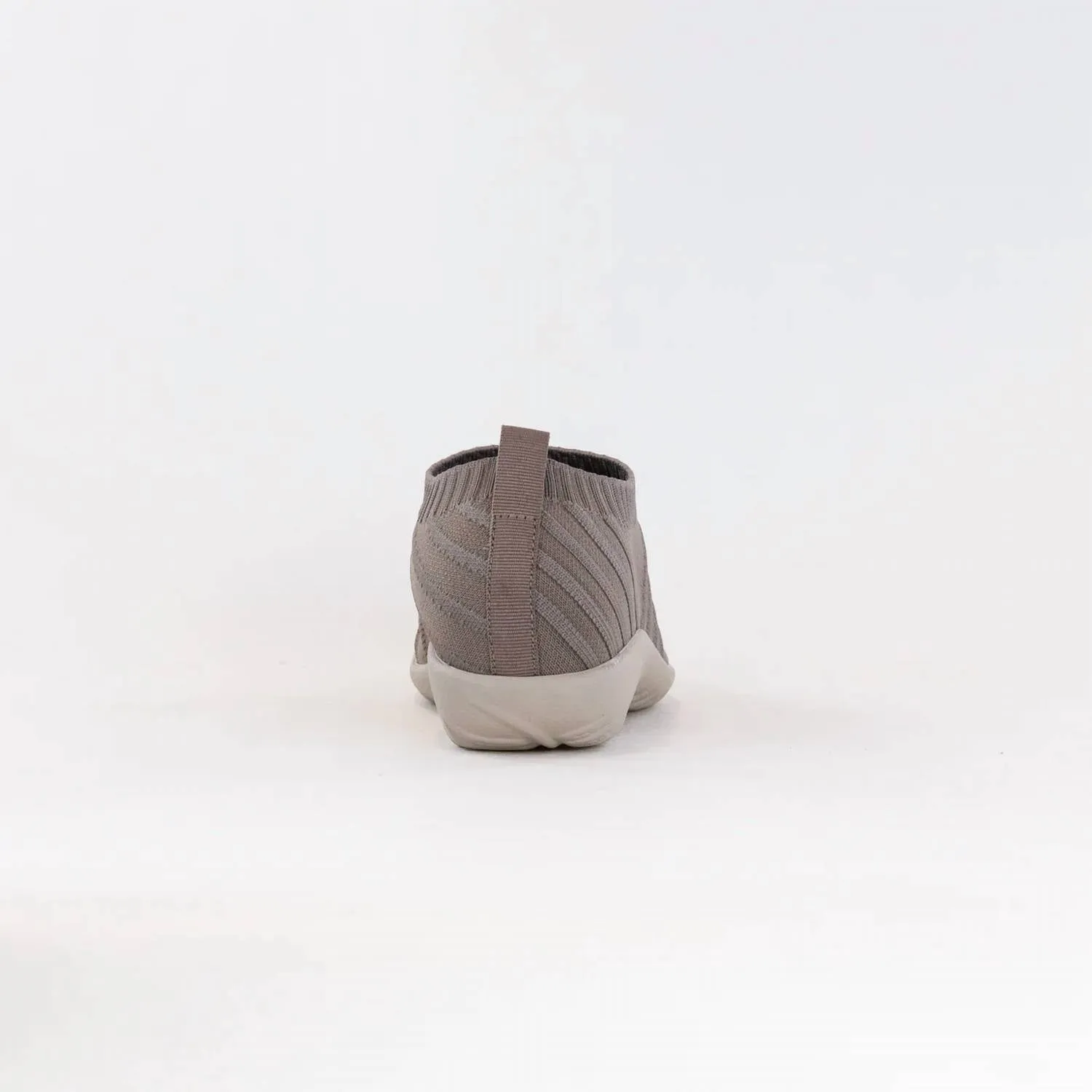 Women's Okahu Slip-On Shoes In Taupe