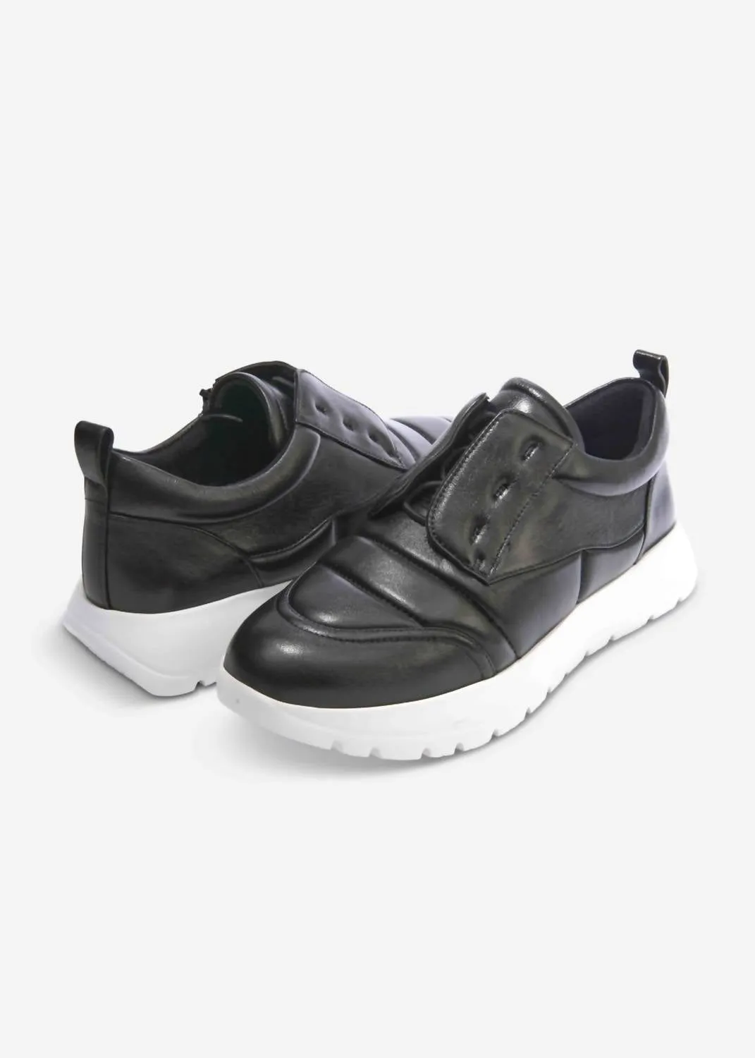 Women's Qual Platform Sneaker In Black