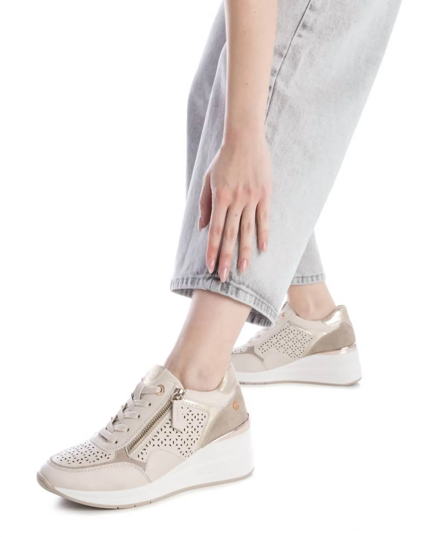 Women's Sneakers In Beige
