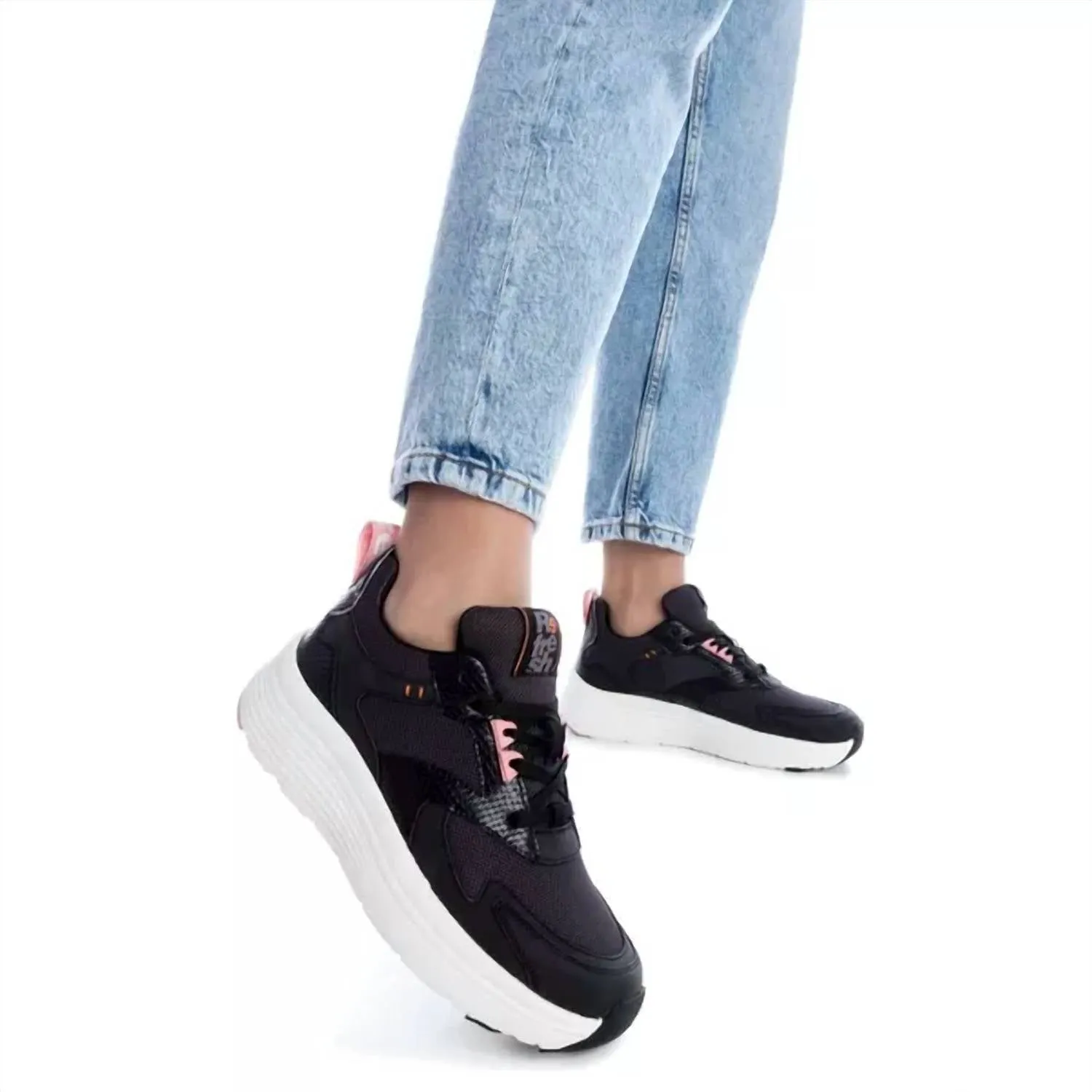 Women's Sneakers In Black