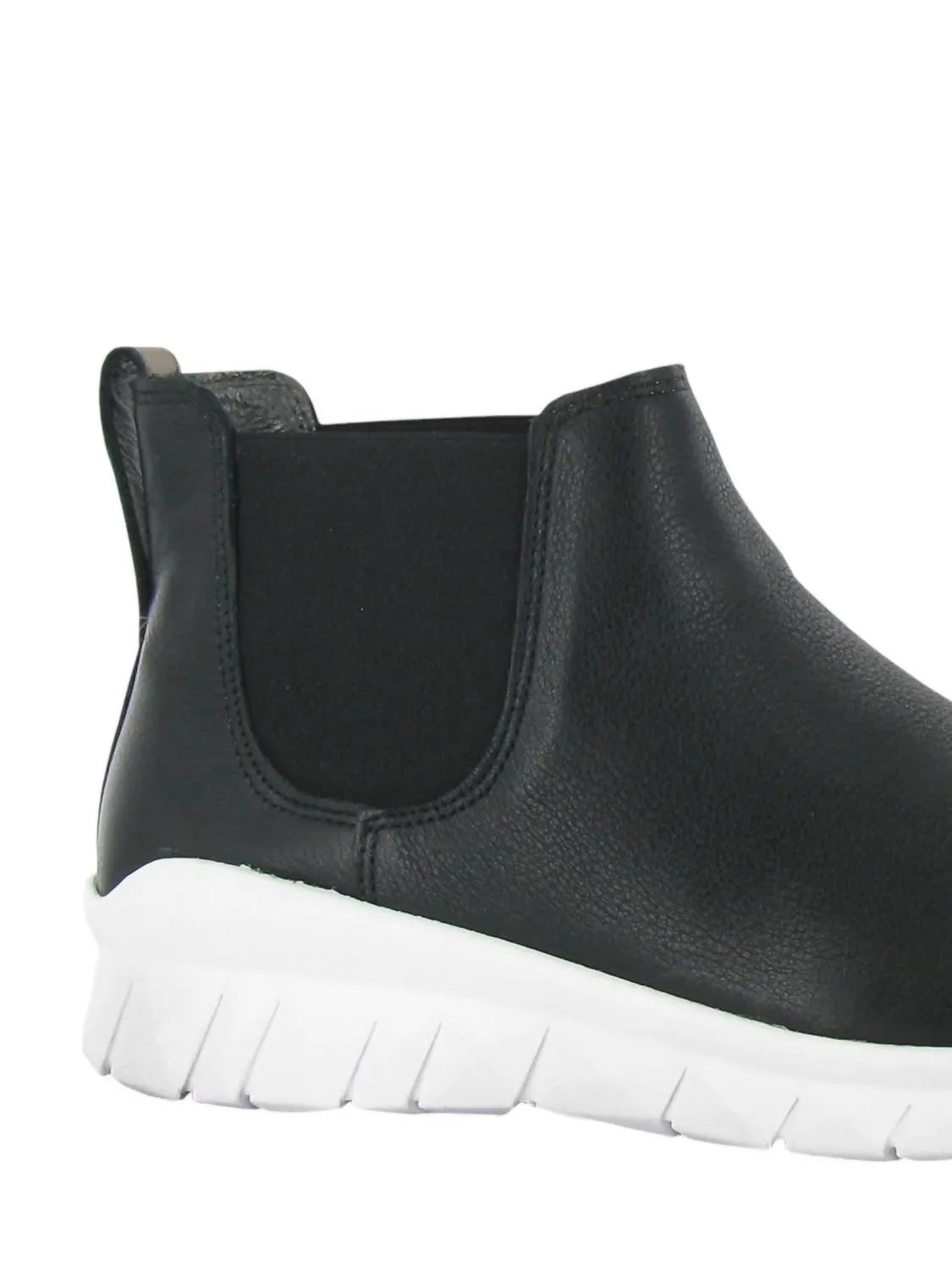 Women's Solar Sneaker In Soft Black Leather