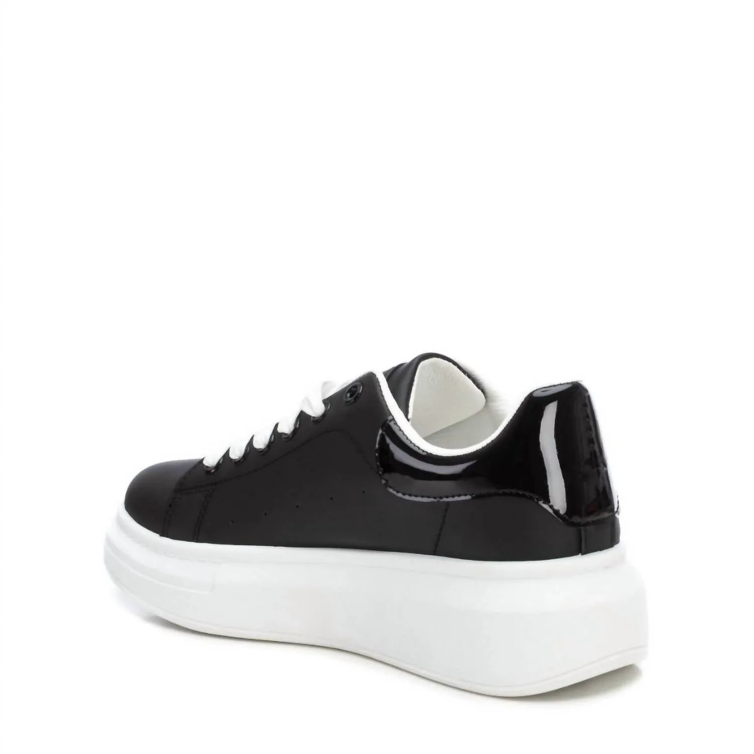 Women's Trainer Sneakers In Black