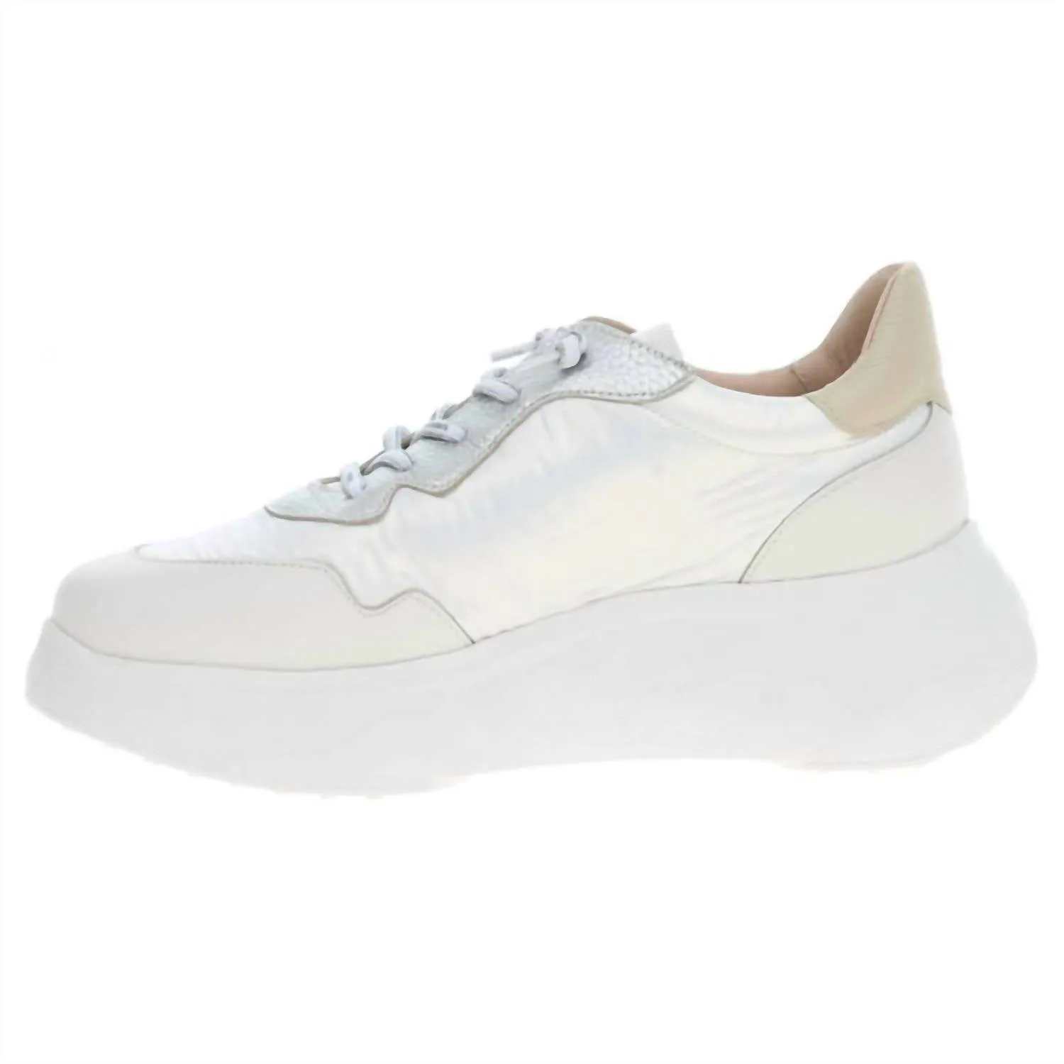 Women's Wild V Off Nessa Blanco Sneakers In White