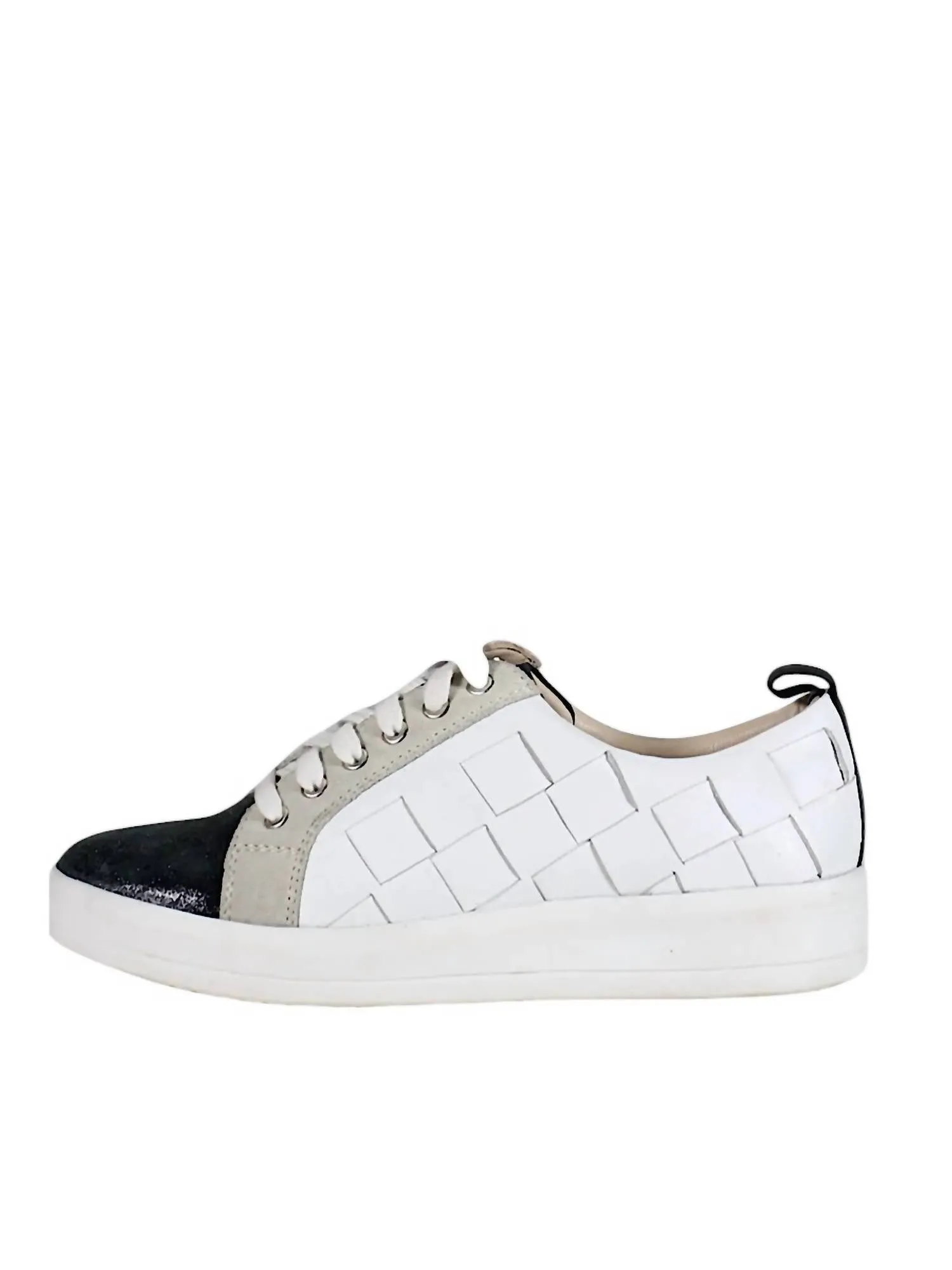 Yuli Ana Leather Sneaker In Black/white