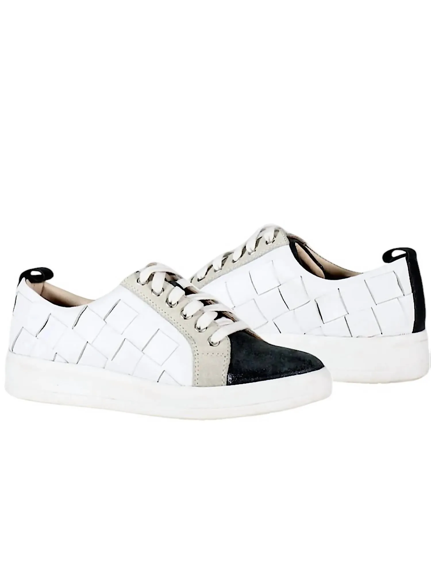 Yuli Ana Leather Sneaker In Black/white