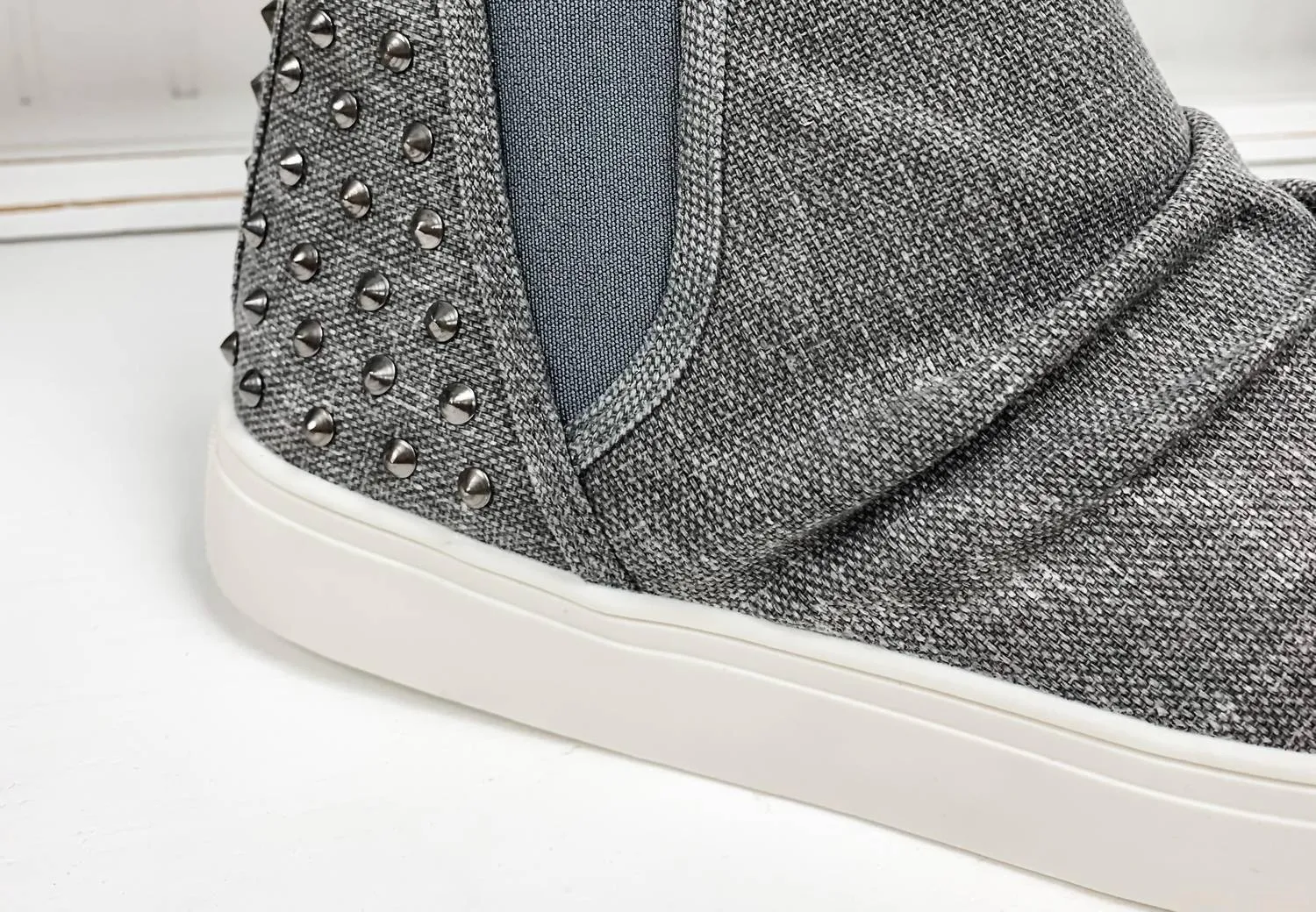 Zoey Women's Slip On Shoes In Grey