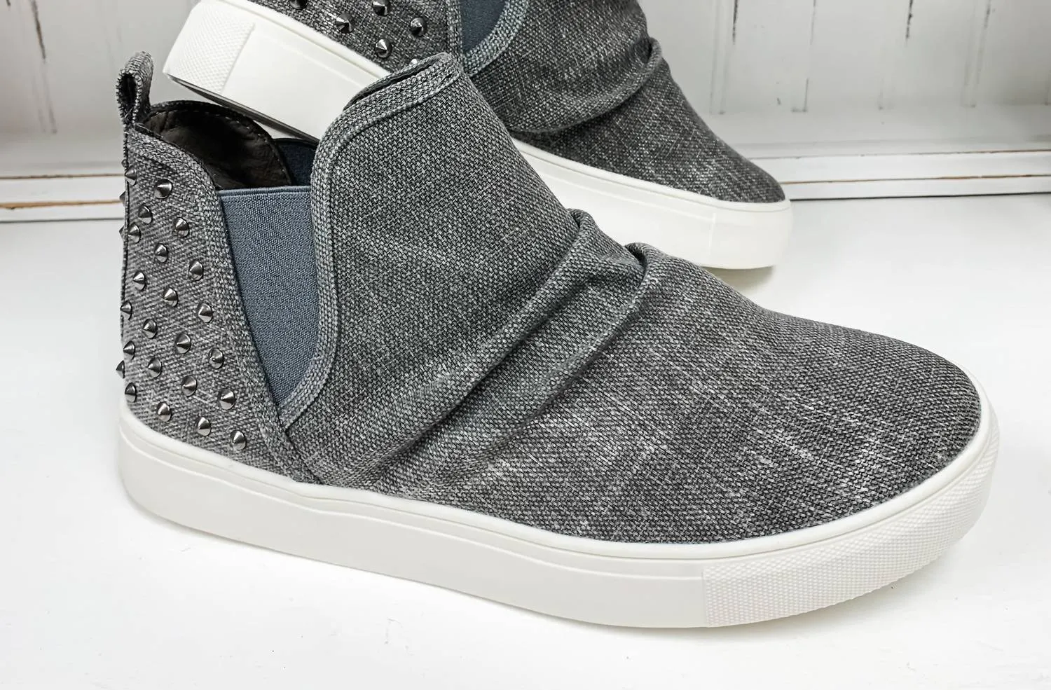 Zoey Women's Slip On Shoes In Grey