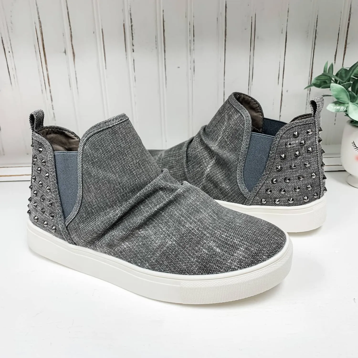 Zoey Women's Slip On Shoes In Grey